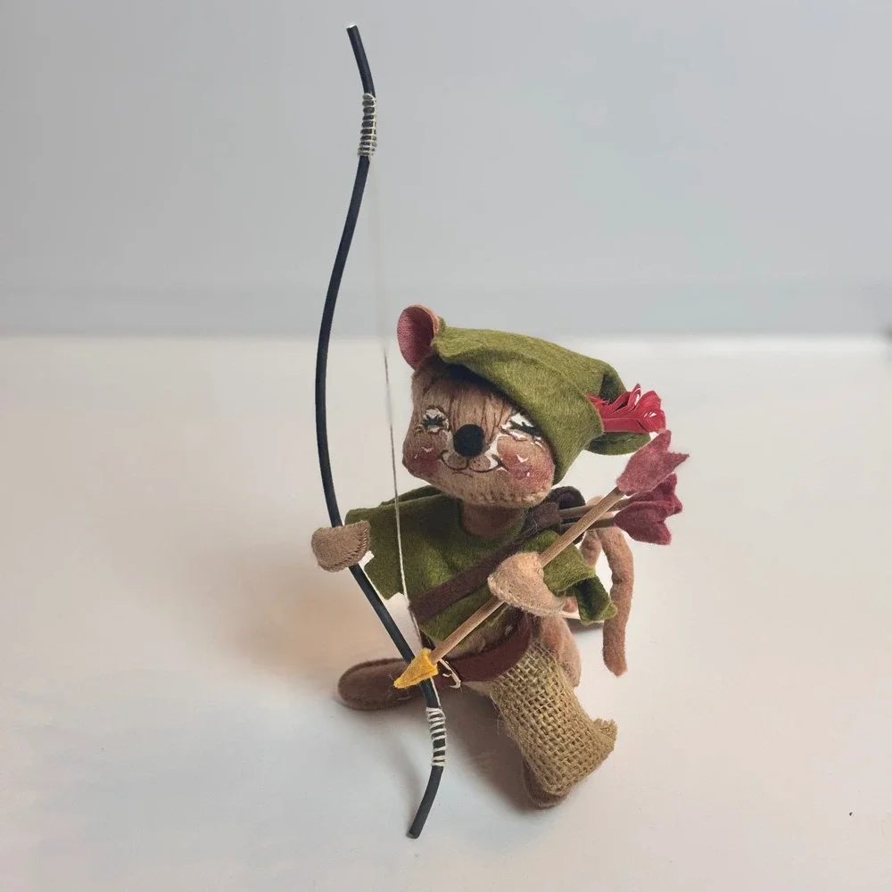 Annalee Mobilitee 1990 Robin Hood Mouse 6 Inch Felt Doll Archer with Bow Green